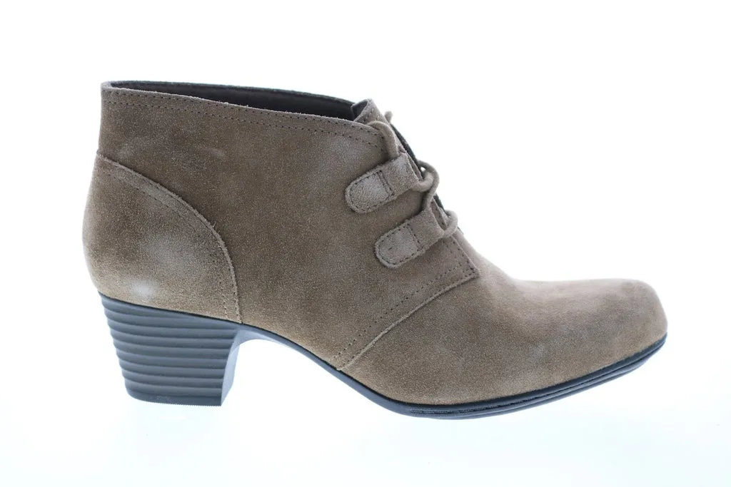 Clarks Valarie 2 Code 26147320 Womens Green Suede Ankle & Booties Boots